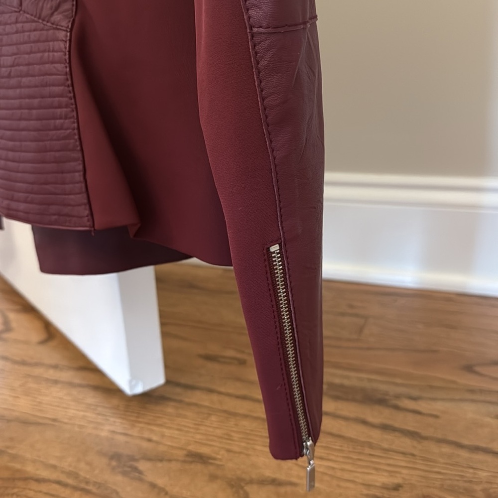 Ladies maroon collared zipper short leather jacket w/two pockets, sleeve zippers - Picture 11 of 11